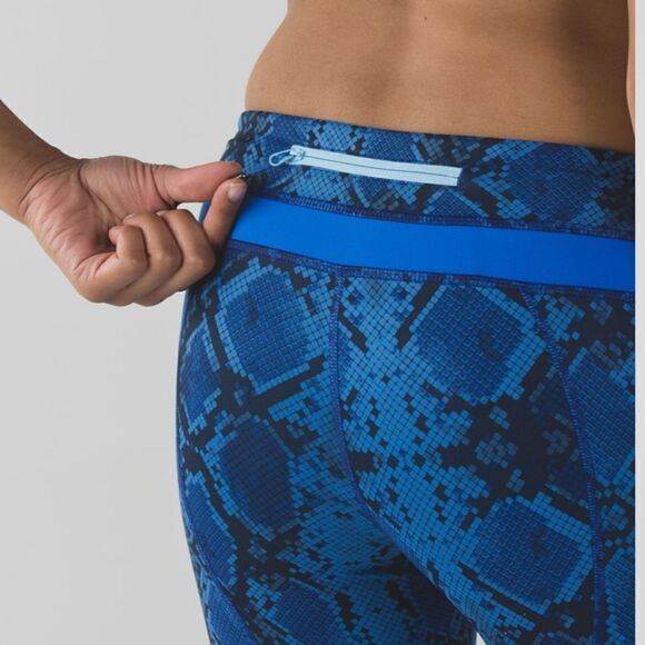 Lululemon Inspire Crop II Mesh Mini Ziggy Snake Sapphire Blue Pipe Leggings 4 - Picture 9 of 13